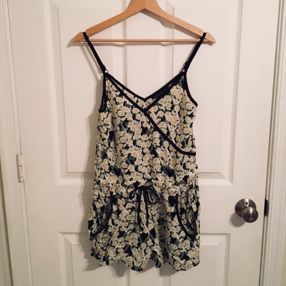 FRENCH CONNECTION floral romper